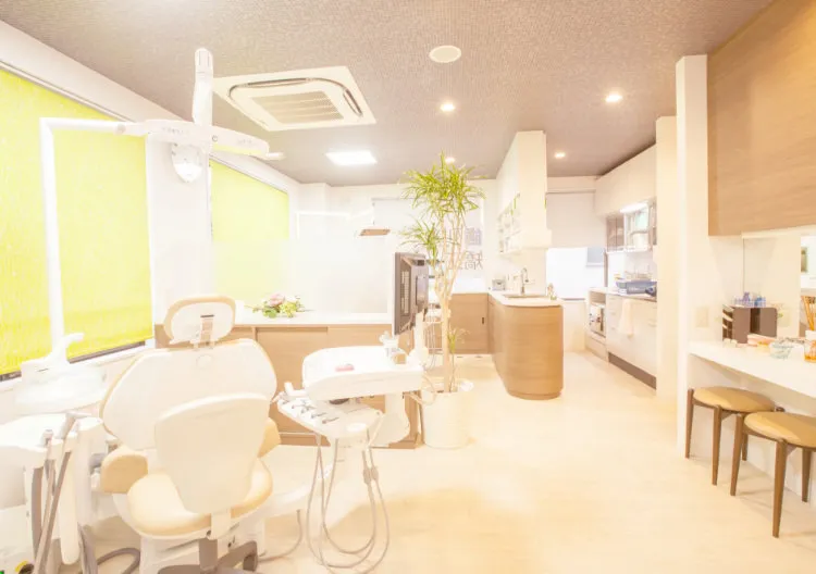 向かい合うのではなく寄り添うように