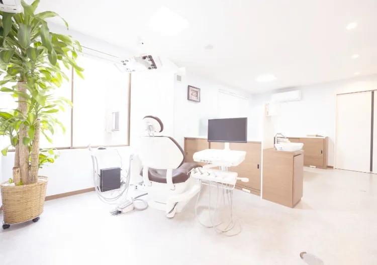 向かい合うのではなく寄り添うように